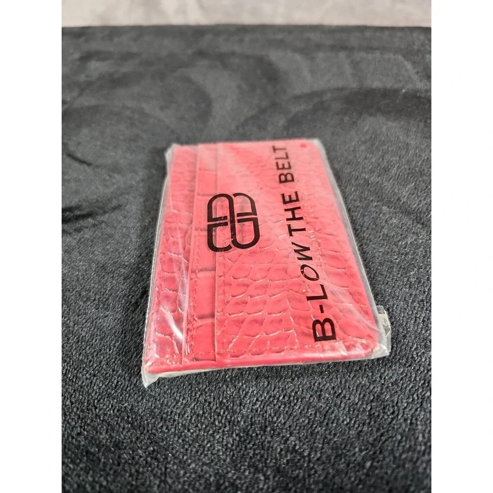 B-LOW THE BELT Card Case Red Crocodile Embossed Front‎ Slits Back Zipper New
